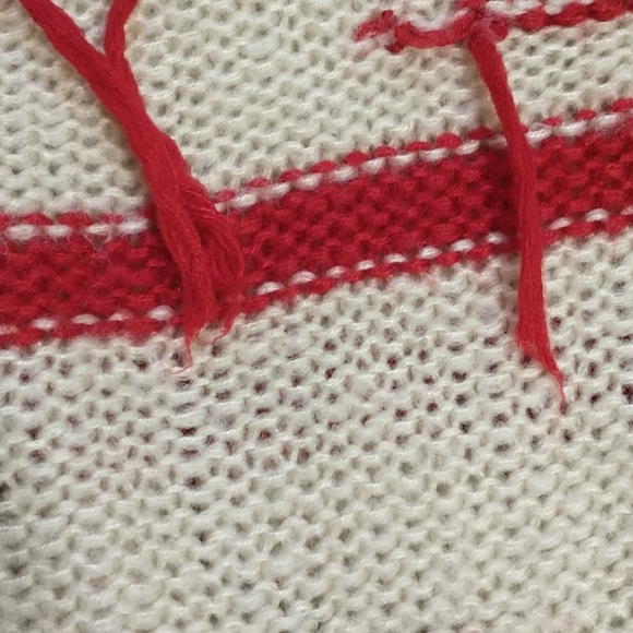 Women's Sweaters - Picture 6 of 7